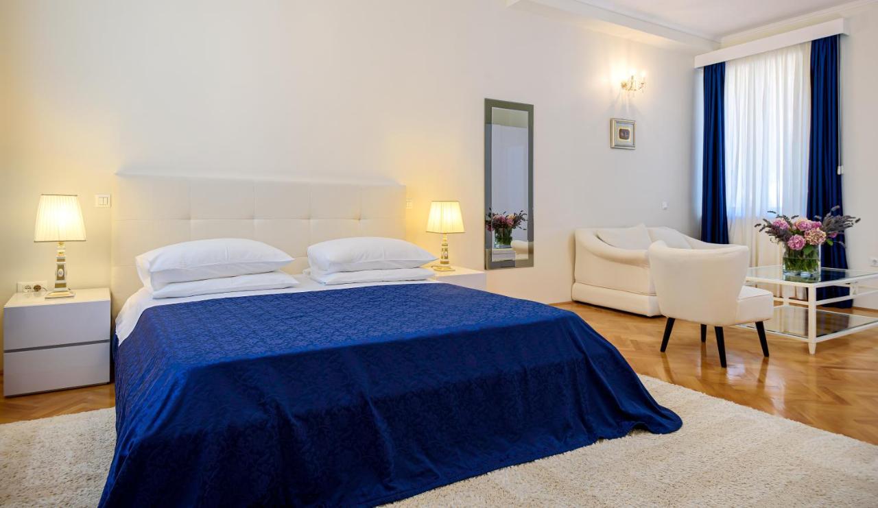 Palace Schoen Milesi - Esense Of Prestige - Private Pool - Free Parking - Old Money Style Luxury Rooms - Walking Distance To The Old Town, The Beach And All Amenities - Buralux Properties Split Exteriér fotografie