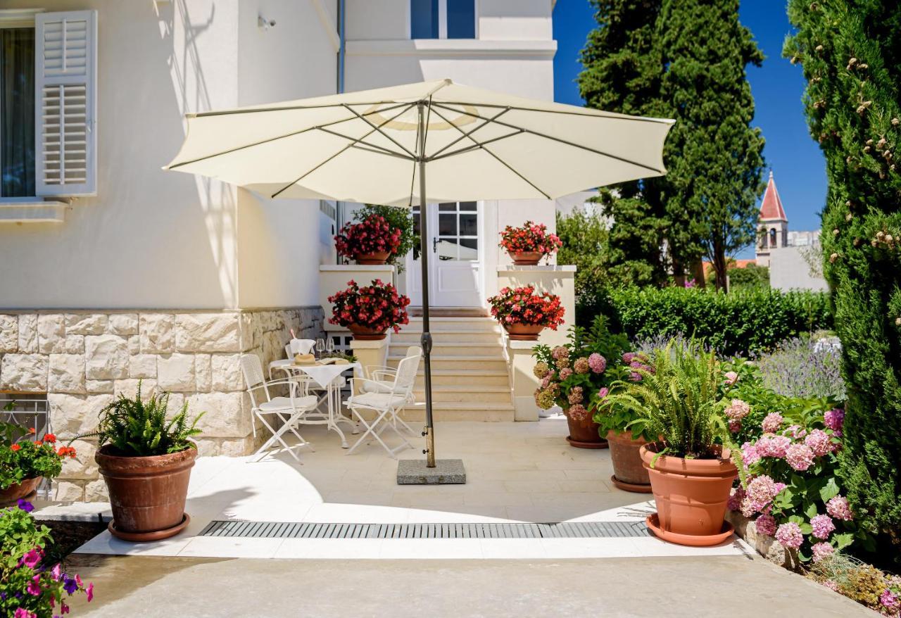 Palace Schoen Milesi - Esense Of Prestige - Private Pool - Free Parking - Old Money Style Luxury Rooms - Walking Distance To The Old Town, The Beach And All Amenities - Buralux Properties Split Exteriér fotografie