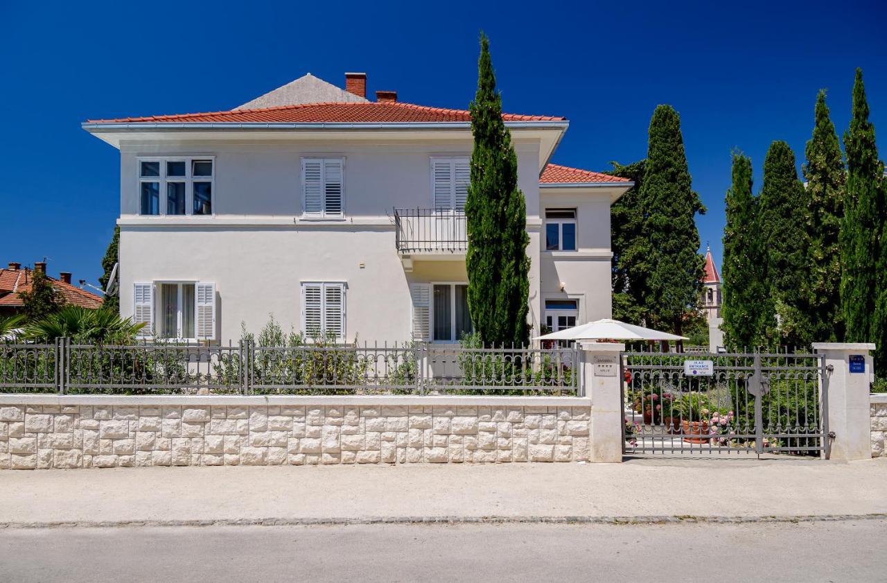 Palace Schoen Milesi - Esense Of Prestige - Private Pool - Free Parking - Old Money Style Luxury Rooms - Walking Distance To The Old Town, The Beach And All Amenities - Buralux Properties Split Exteriér fotografie