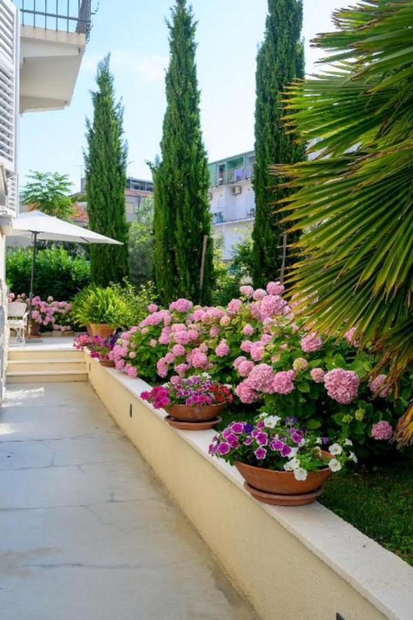 Palace Schoen Milesi - Esense Of Prestige - Private Pool - Free Parking - Old Money Style Luxury Rooms - Walking Distance To The Old Town, The Beach And All Amenities - Buralux Properties Split Exteriér fotografie