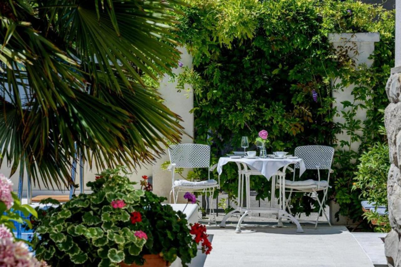 Palace Schoen Milesi - Esense Of Prestige - Private Pool - Free Parking - Old Money Style Luxury Rooms - Walking Distance To The Old Town, The Beach And All Amenities - Buralux Properties Split Exteriér fotografie