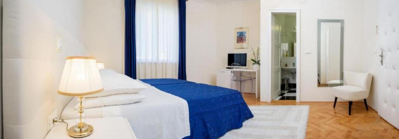Palace Schoen Milesi - Esense Of Prestige - Private Pool - Free Parking - Old Money Style Luxury Rooms - Walking Distance To The Old Town, The Beach And All Amenities - Buralux Properties Split Exteriér fotografie